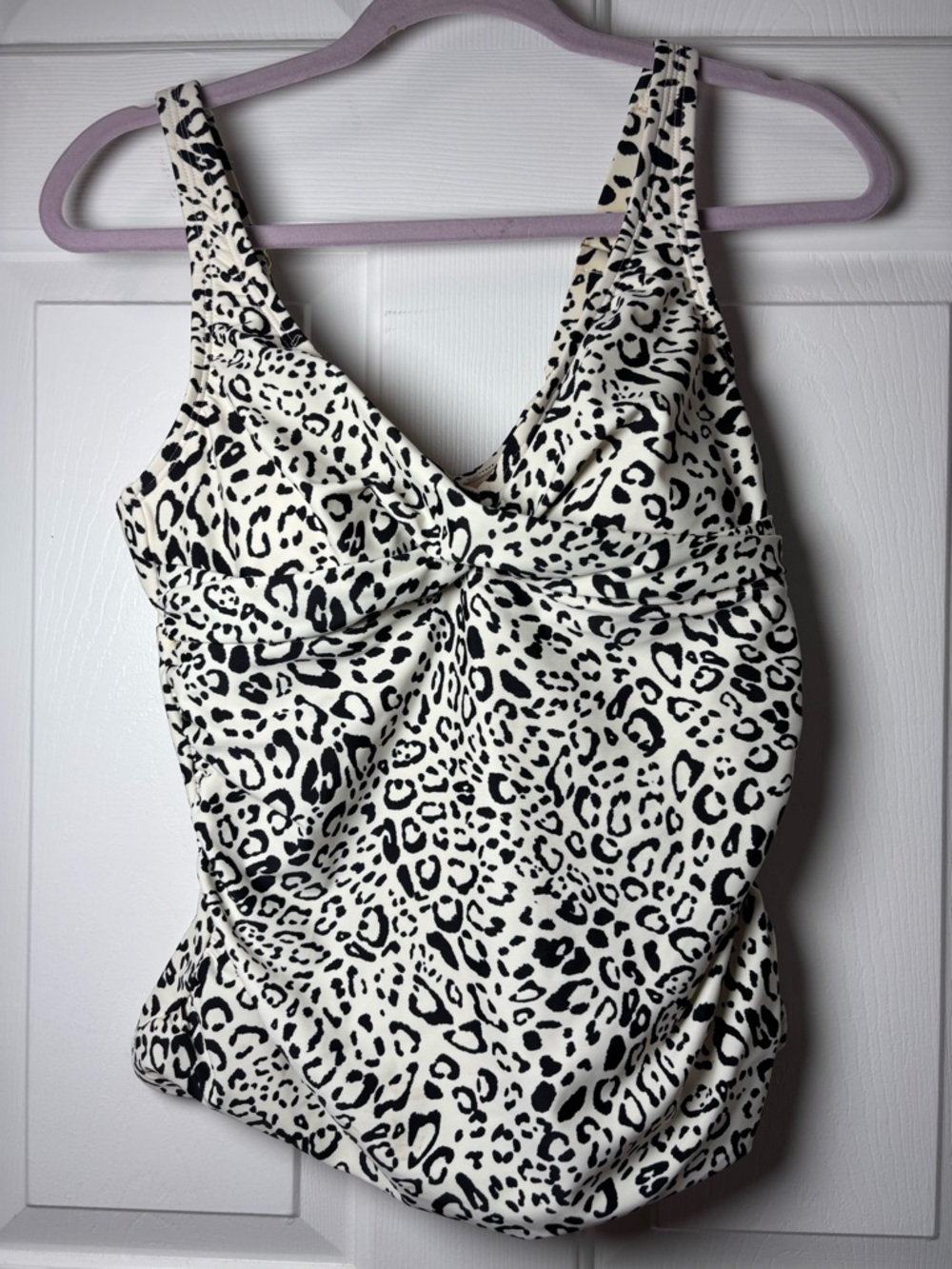 Kona Sol Women's Twist-front Tankini Leopard Print Top White | Size: M